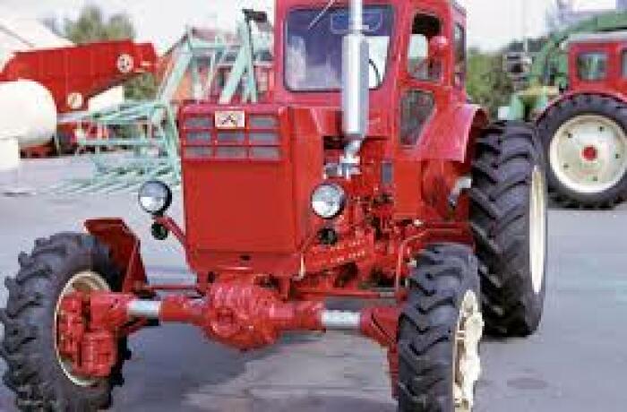 Трактор, марка: Т-40АМ, год изготовления: 1983, цвет: СИНИЙ , г/н: 9976 АУ 39, мощность двигателя, л. с. (кВт): 37,29/50,40.  №0